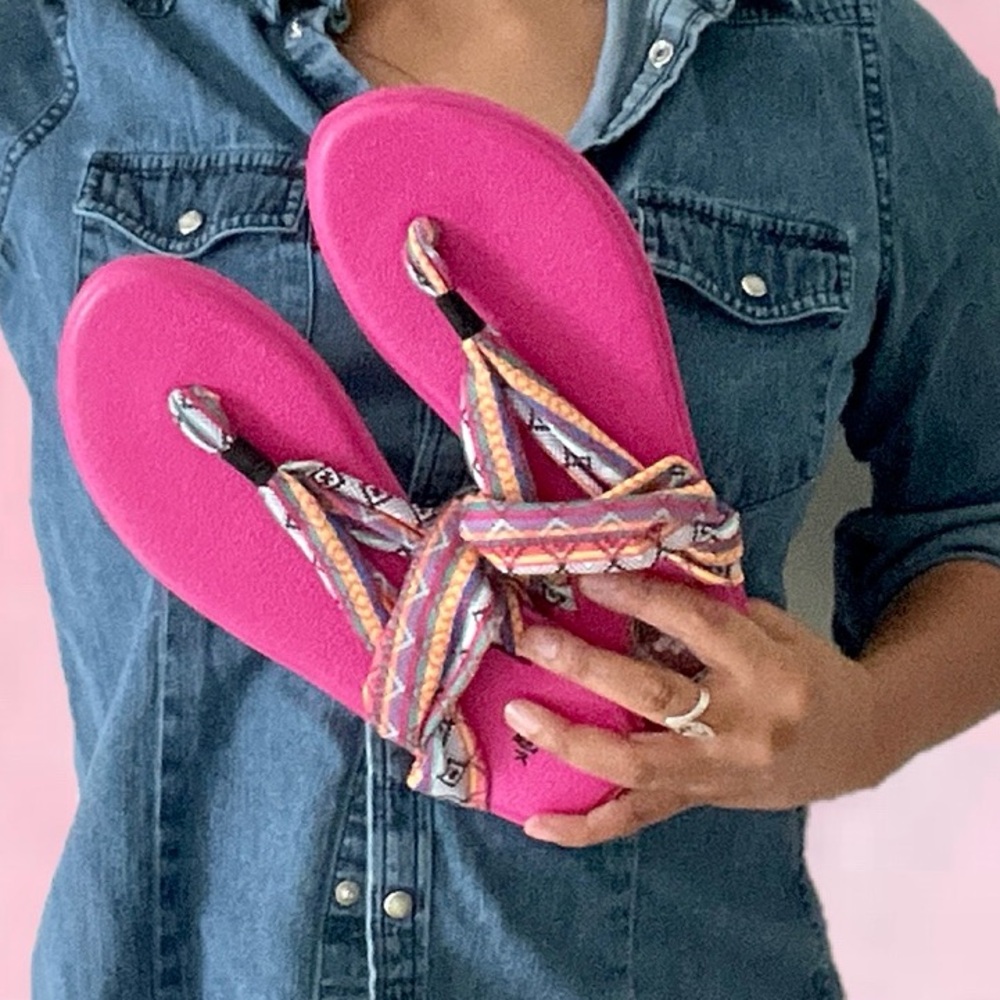 NWT Sanuk Yoga Mat Sandals HOT PINK